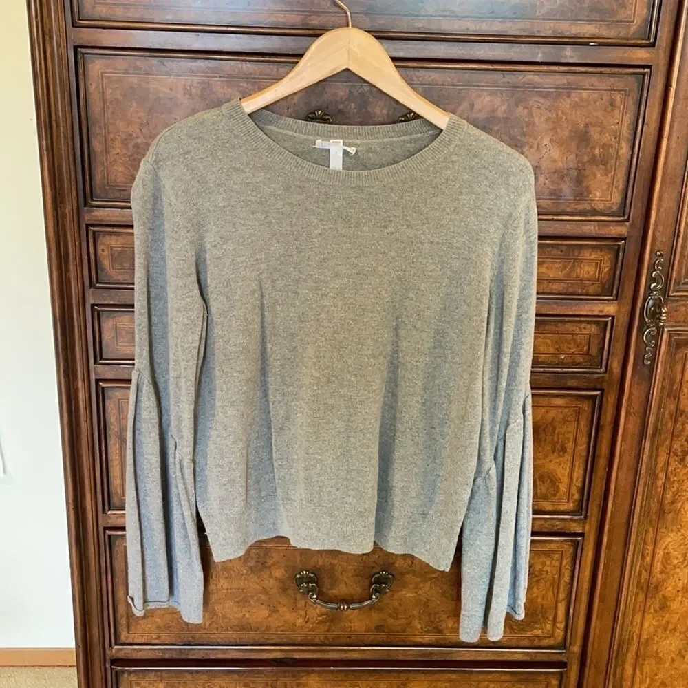 Leith grey sweater with bell sleeves